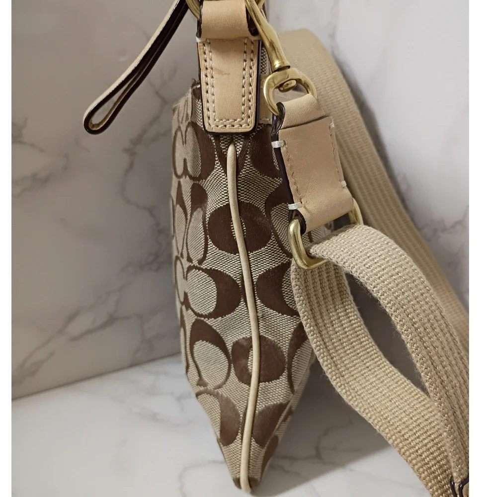 COACH Hampton Vintage Signature Swingpack Crossbody Bag - EUC